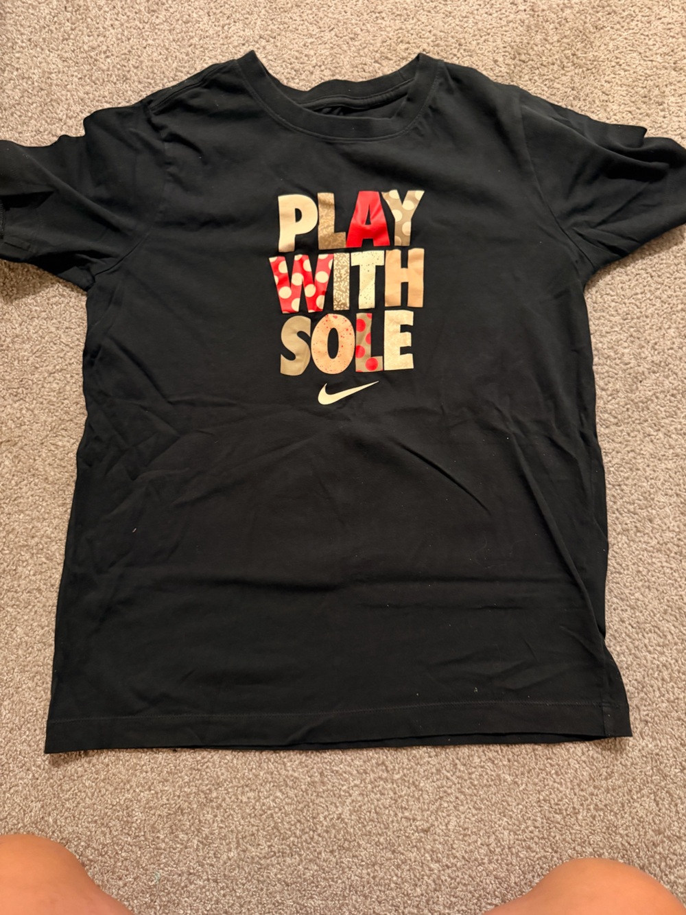 Nike boys Black The Nike Tee Crewneck with White Swoosh Print